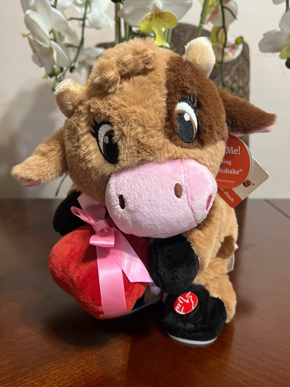 DANDEE Animated Plush Valentine's Day Cow Sings Milkshake New With Tag 9.5”